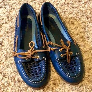 🛥 SPERRY Audrey Woven Boat Shoes in navy with tan laces